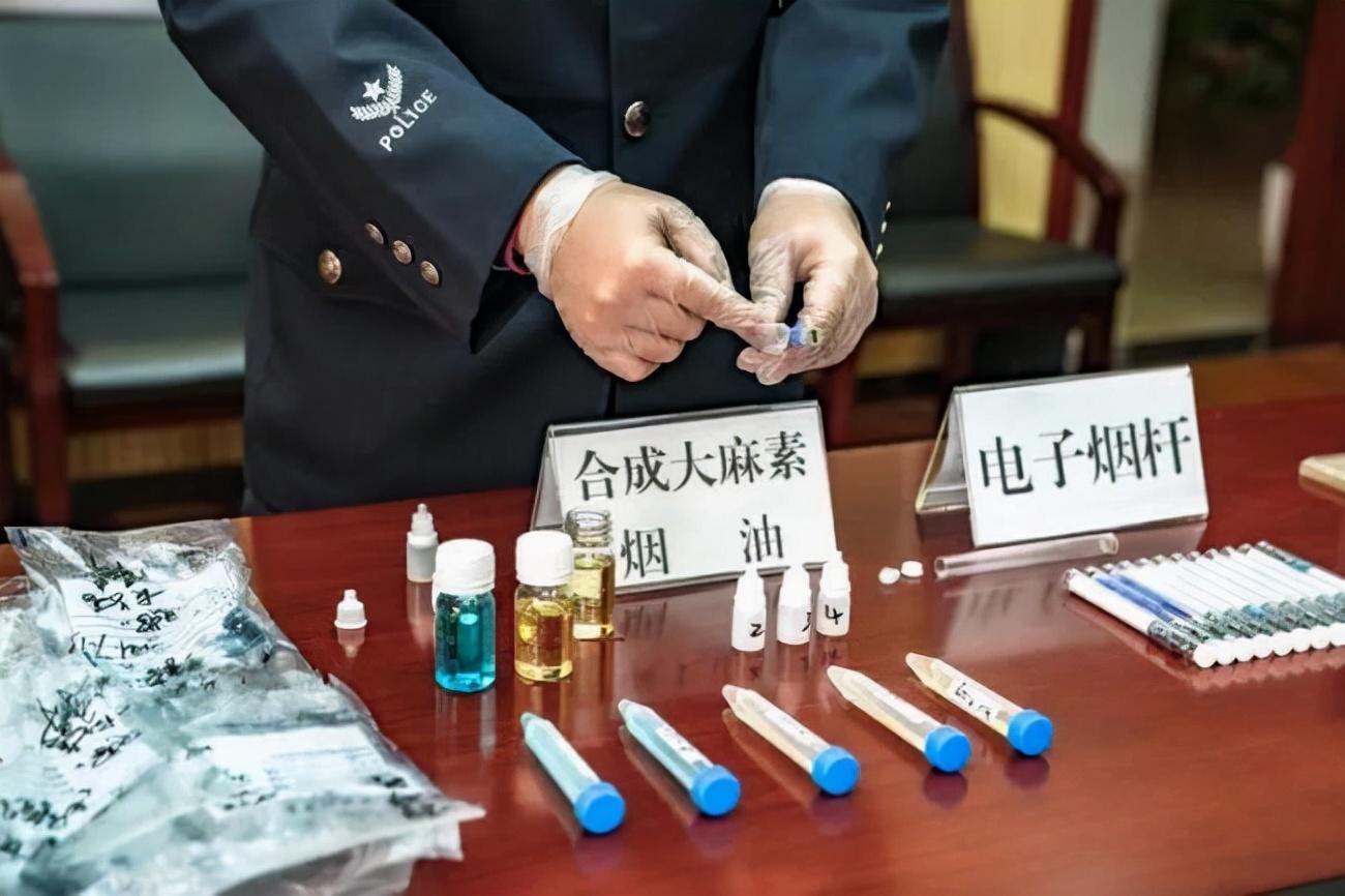 传奇手游雷霆合成版，重温经典，再造传奇传奇手游雷霆合成版官网